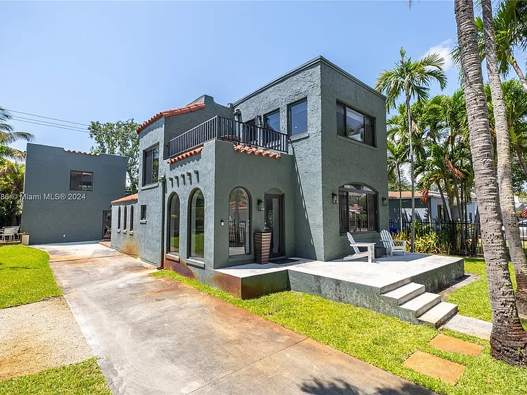 812 NE 81st St, Miami FL
