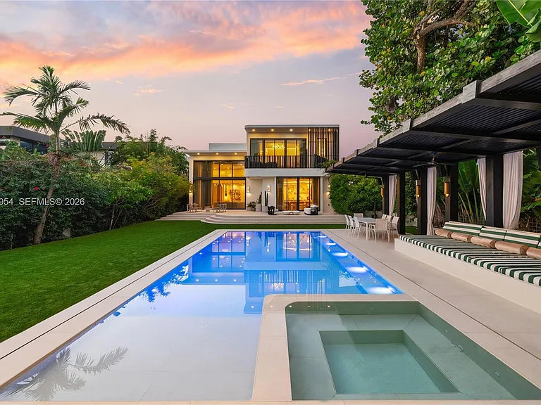 2053 N Bay Rd, Miami Beach FL