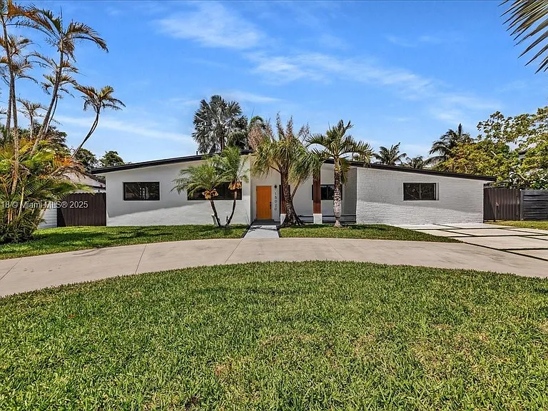 15020 NE 7th Ave, Miami FL